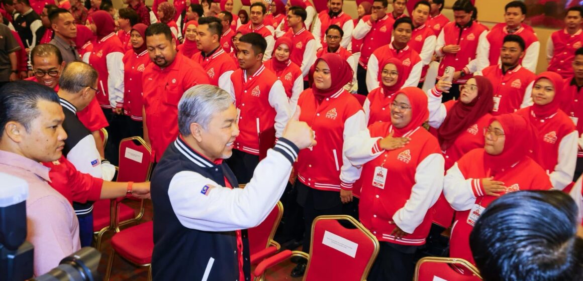 Anak muda tidak boleh hanya jadi penonton arena politik – Zahid