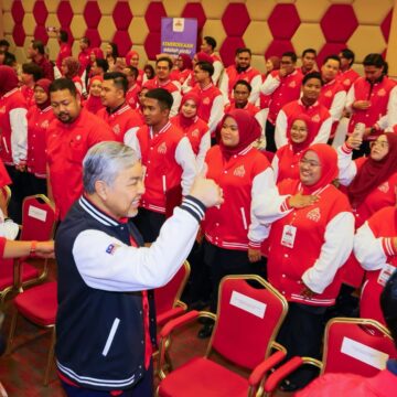 Anak muda tidak boleh hanya jadi penonton arena politik – Zahid
